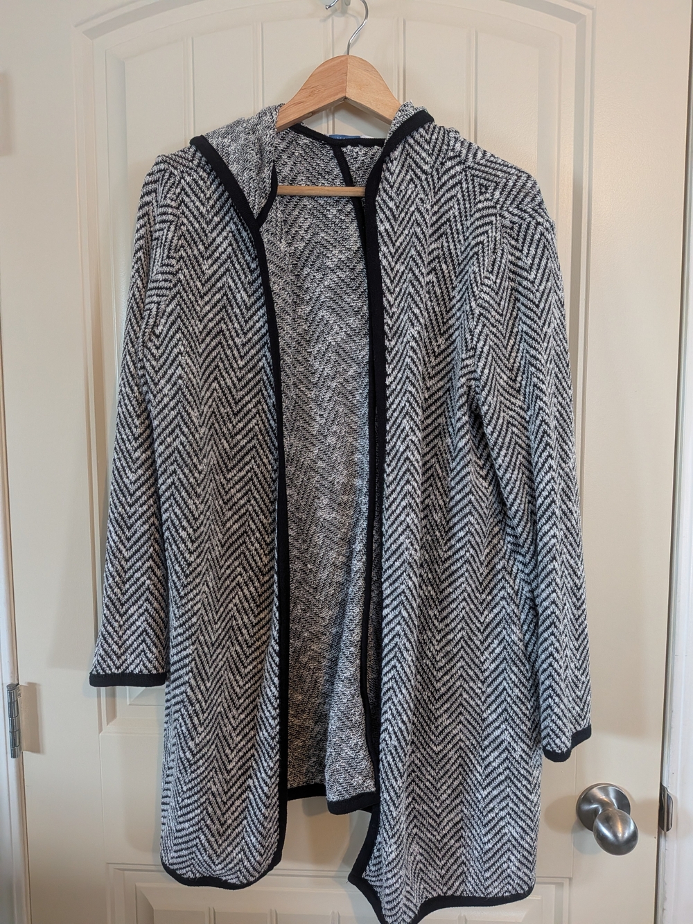 Open-Front Hooded Women's Sweater Cardigan - Black & White